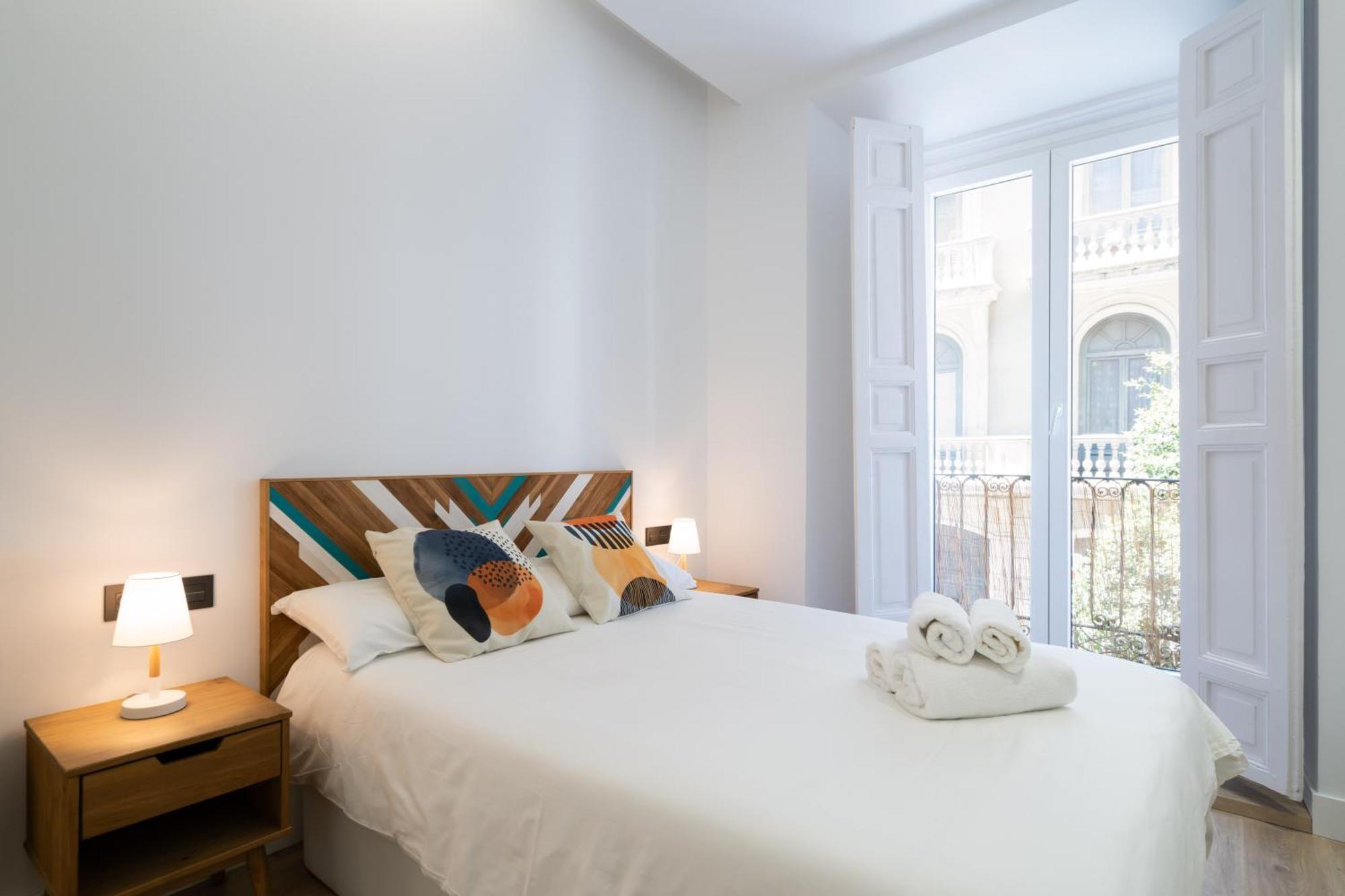 Apartament Chueca Hortaleza 12pax 5 Bedrooms 5 Baths *
