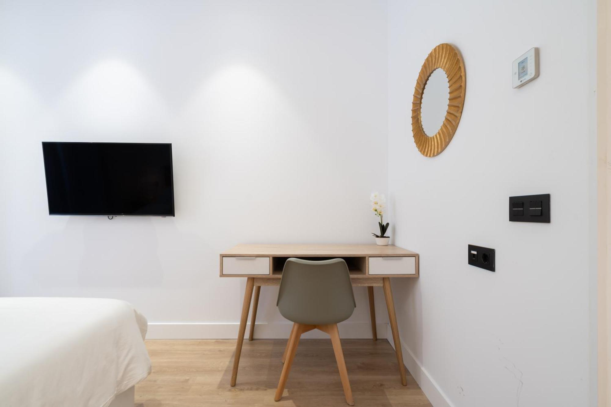 Apartament Chueca Hortaleza 12pax 5 Bedrooms 5 Baths *