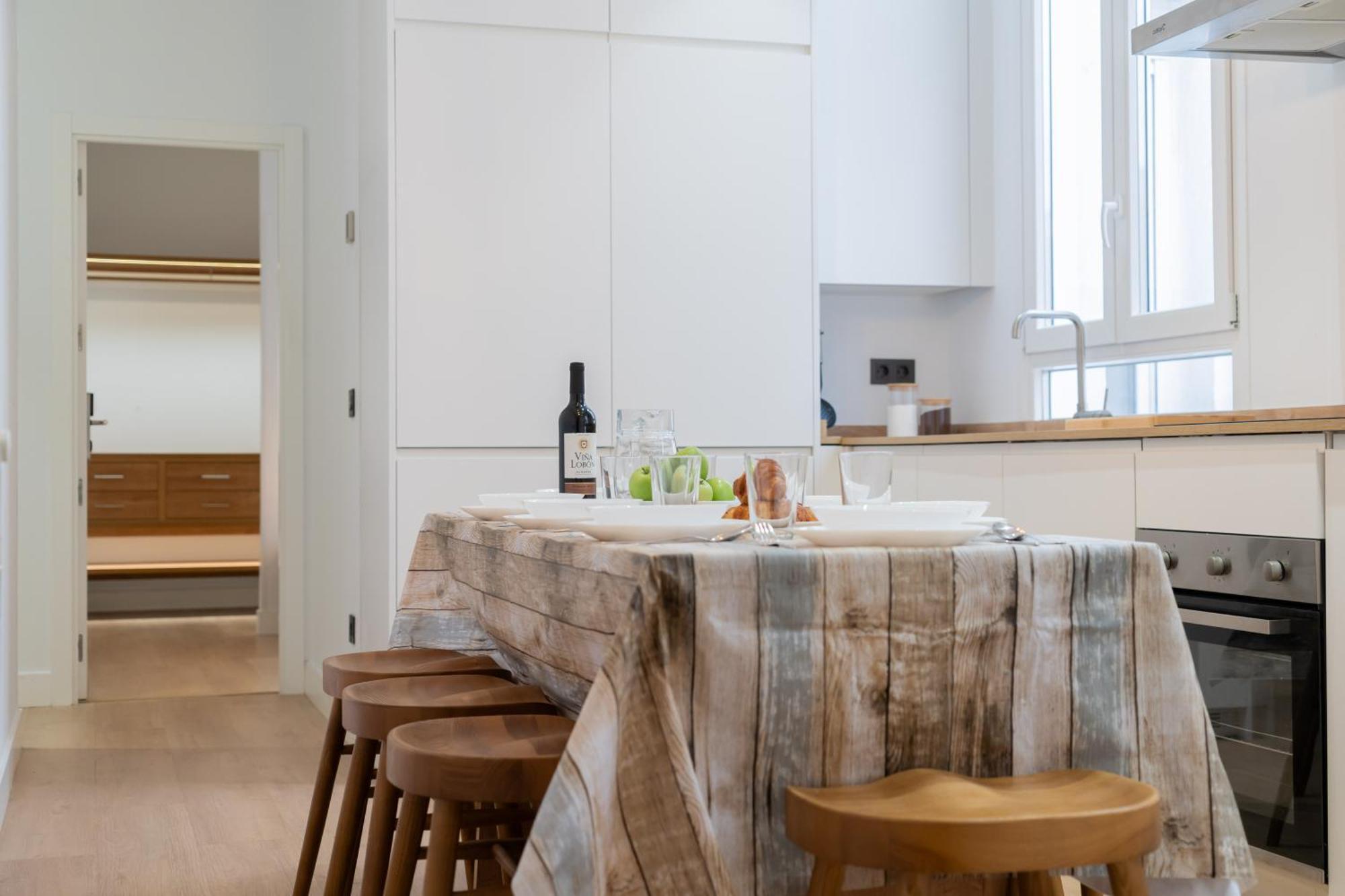 Apartament Chueca Hortaleza 12pax 5 Bedrooms 5 Baths Madrid